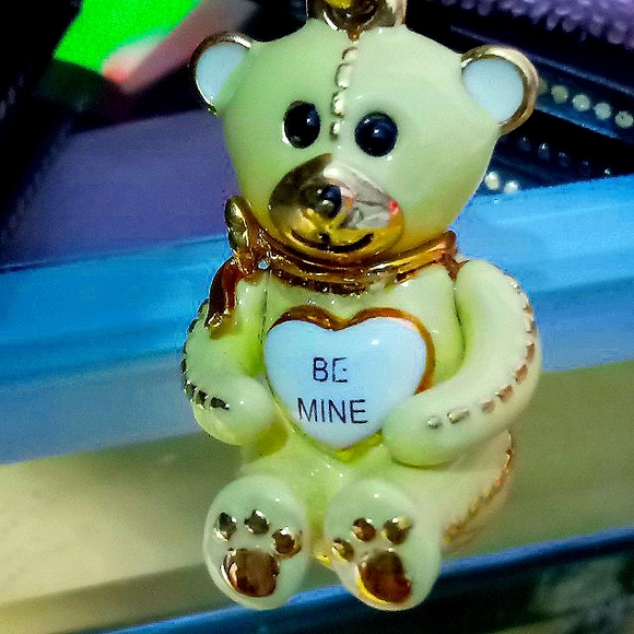 Juicy Couture BE Mine Golden Creamy Teddy🧸 Holding Your 🤍 NWT - Picture 7 of 7
